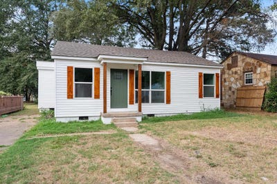 /international/us/721-mclain-street-newport-ar-110106693129/