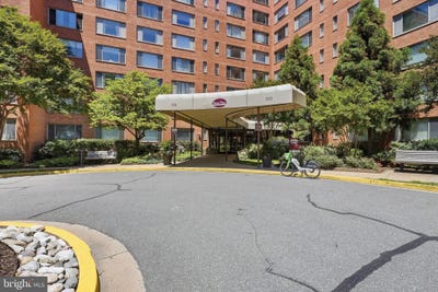 /international/us/1111-arlington-boulevard-arlington-va-110108570563/