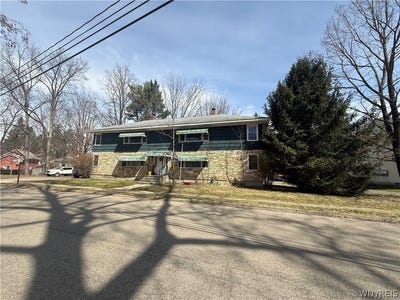 /international/us/113-torrance-place-gowanda-ny-110107461190/