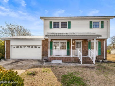 /international/us/422-thomas-drive-jacksonville-nc-110105343943/