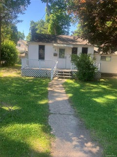 /international/us/8-e-lyons-street-melville-ny-110108802119/
