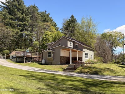/international/us/277-hadlock-pond-road-fort-ann-ny-110106037554/