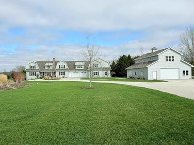 /international/us/5431-river-oaks-drive-de-pere-wi-110107027545/