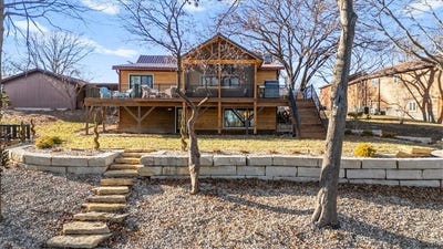 /international/us/22500-lakeview-point-vassar-ks-110105853424/
