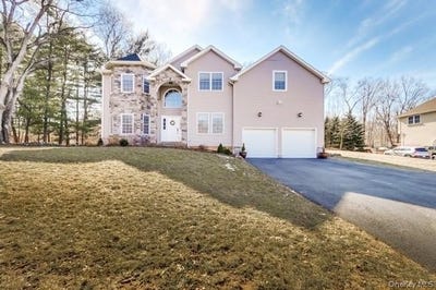 /international/us/5-fant-farm-lane-montebello-ny-110107488927/