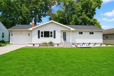 /international/us/1225-5th-street-jesup-ia-110107685473/