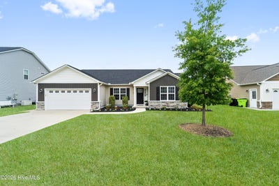 /international/us/242-legacy-lane-newport-nc-110108259498/