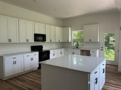 /international/us/106-e-miller-street-whitewright-tx-110108583359/