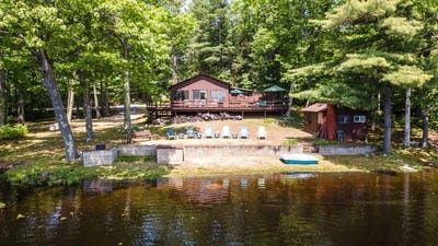 /international/us/2400-w-state-rd-ashby-ma-110108696482/