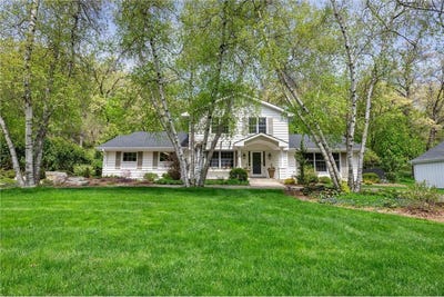 /international/us/4742-gaywood-drive-minnetonka-mn-110108218367/