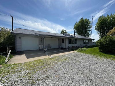 /international/us/18745-highway-j46-centerville-ia-110107635095/