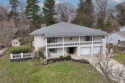 /international/us/1217-el-camino-drive-nw-grand-rapids-mi-110106732355/
