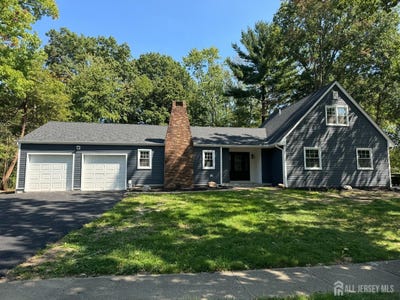 /international/us/8-woodlot-road-east-brunswick-nj-110099522761/
