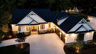 /international/us/5615-old-orchard-trail-orchard-lake-mi-110106564080/
