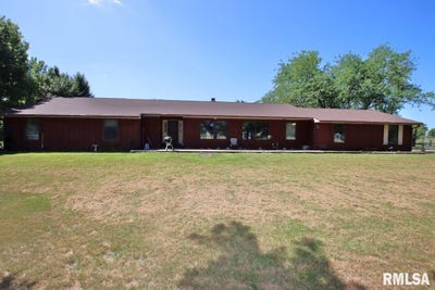 /international/us/1668-825th-avenue-lincoln-il-110100582939/