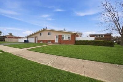 /international/us/10725-s-rutherford-avenue-worth-il-110105932341/