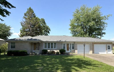 /international/us/706-montgomery-circle-carmi-il-110101717735/