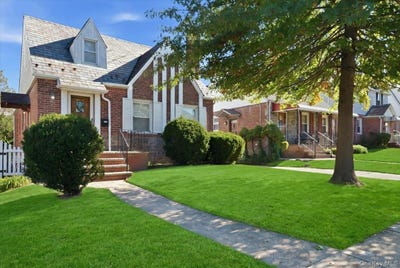 /international/us/53-11-214th-street-bayside-ny-110120688973/