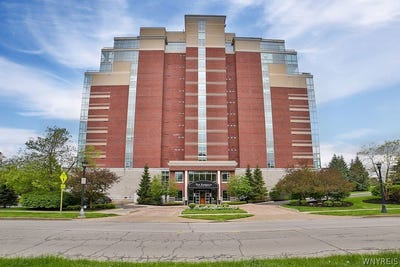 /international/us/132-lakefront-boulevard-buffalo-ny-110105802729/
