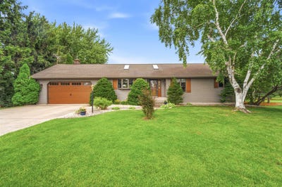 /international/us/n197-arrowhead-road-fremont-wi-110108879979/