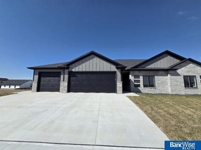 /international/us/9409-delano-drive-lincoln-ne-110108118966/