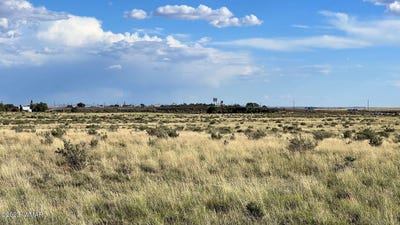 /international/us/8645-n-16th-street-sun-valley-az-110093780632/