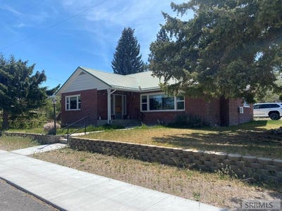 /international/us/220-n-9th-street-challis-id-110108223442/