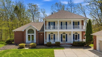 /international/us/207-forest-creek-lane-grand-island-ny-110119688556/