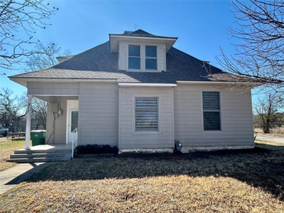 /international/us/911-w-liveoak-street-coleman-tx-110105316505/