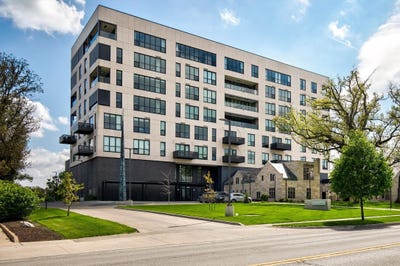 /international/us/3750-grand-avenue-des-moines-ia-110107728502/