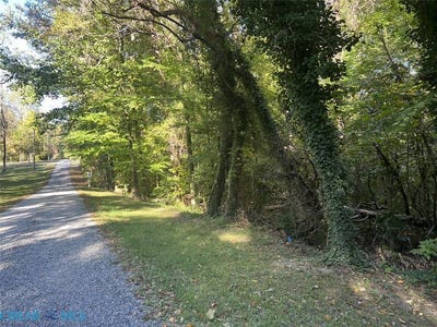 /international/us/laurel-farms-lane-urbanna-va-110102984378/