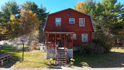 /international/us/64-woodman-road-burlington-me-110120722981/