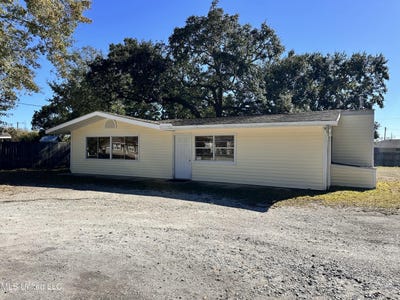 /international/us/415-old-pass-road-long-beach-ms-110104330082/