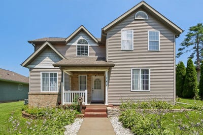 /international/us/107-south-street-baraboo-wi-110100929669/