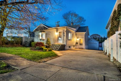 /international/us/105-thomas-place-bellmore-ny-110107683699/
