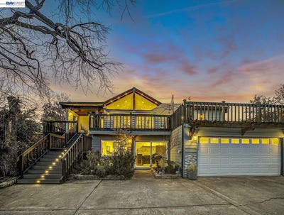 /international/us/19029-carlton-ave-castro-valley-ca-110105506339/