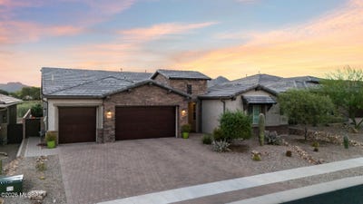 /international/us/13725-n-hidden-springs-drive-oro-valley-az-110120483098/