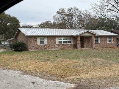/international/us/224-tait-street-columbus-tx-110105724547/