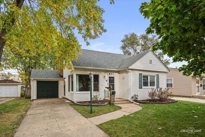 /international/us/843-spruce-street-aurora-il-110120858015/