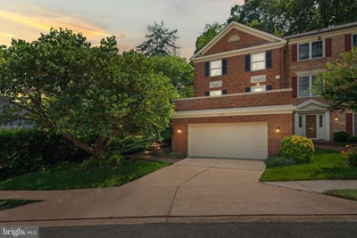 /international/us/2317-s-queen-street-arlington-va-110100817128/