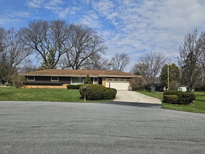 /international/us/12860-hobbs-ct-brookfield-wi-110107852541/