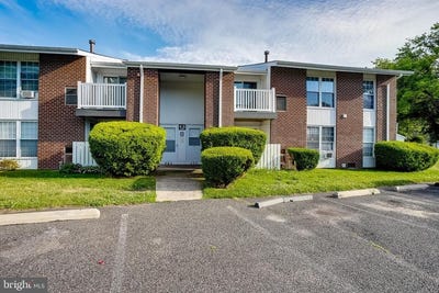 /international/us/275-green-street-edgewater-park-nj-110108382328/