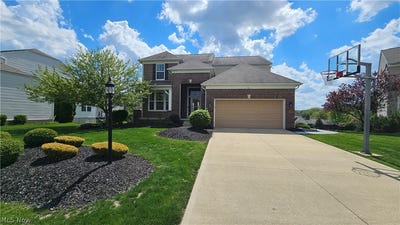 /international/us/9337-ellis-way-strongsville-oh-110107543873/