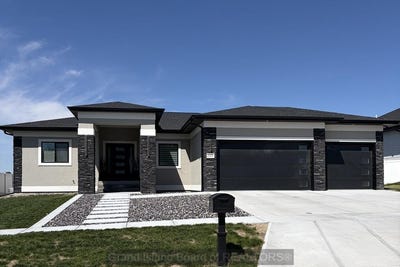 /international/us/3109-lakeview-ave-hastings-ne-110108468361/