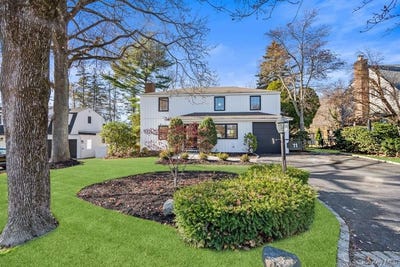 /international/us/11-entrance-road-east-hills-ny-110103974687/