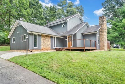 /international/us/422-willow-creek-rd-rocky-mount-va-110107207568/