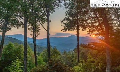 /international/us/243-red-oak-trail-boone-nc-110097476462/