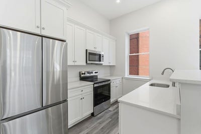 /international/us/19-25-essex-haverhill-ma-110108466704/