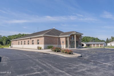 /international/us/109-stadium-drive-bellwood-pa-110109619437/