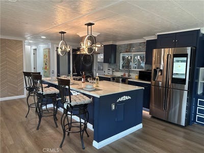/international/us/8801-eton-avenue-canoga-park-ca-110108258332/